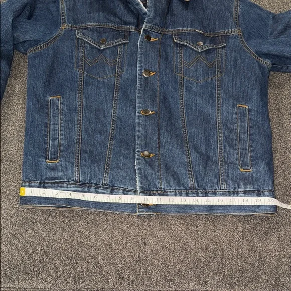 Wrangler Jean jacket men’s size small or women’s l/xl - Picture 6 of 10